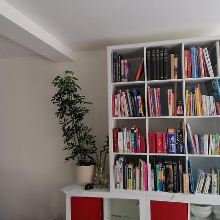1 Chambre Pour 2 Personnes "Chez L'Habitant" Maison Possede Un Petit Chien Quincy-Voisins Exteriör bild