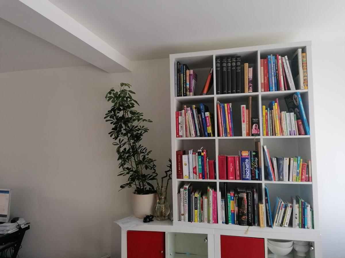 1 Chambre Pour 2 Personnes "Chez L'Habitant" Maison Possede Un Petit Chien Quincy-Voisins Exteriör bild