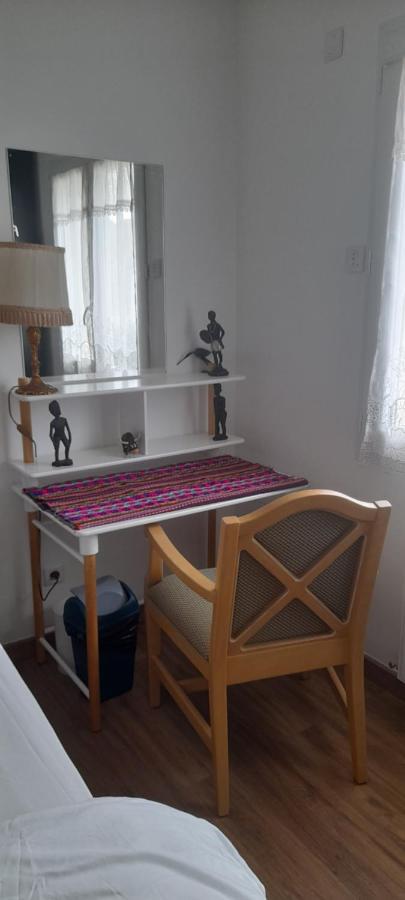 1 Chambre Pour 2 Personnes "Chez L'Habitant" Maison Possede Un Petit Chien Quincy-Voisins Exteriör bild