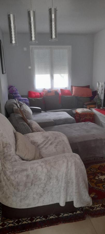 1 Chambre Pour 2 Personnes "Chez L'Habitant" Maison Possede Un Petit Chien Quincy-Voisins Exteriör bild